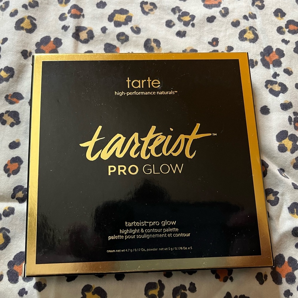 SOLD- Tarte- Tarteist Pro-glow highlight & contour palette. SOLD
